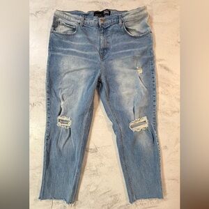 EUC Men’s Rustic Dime Cropped Slim Distressed Jeans Size 38